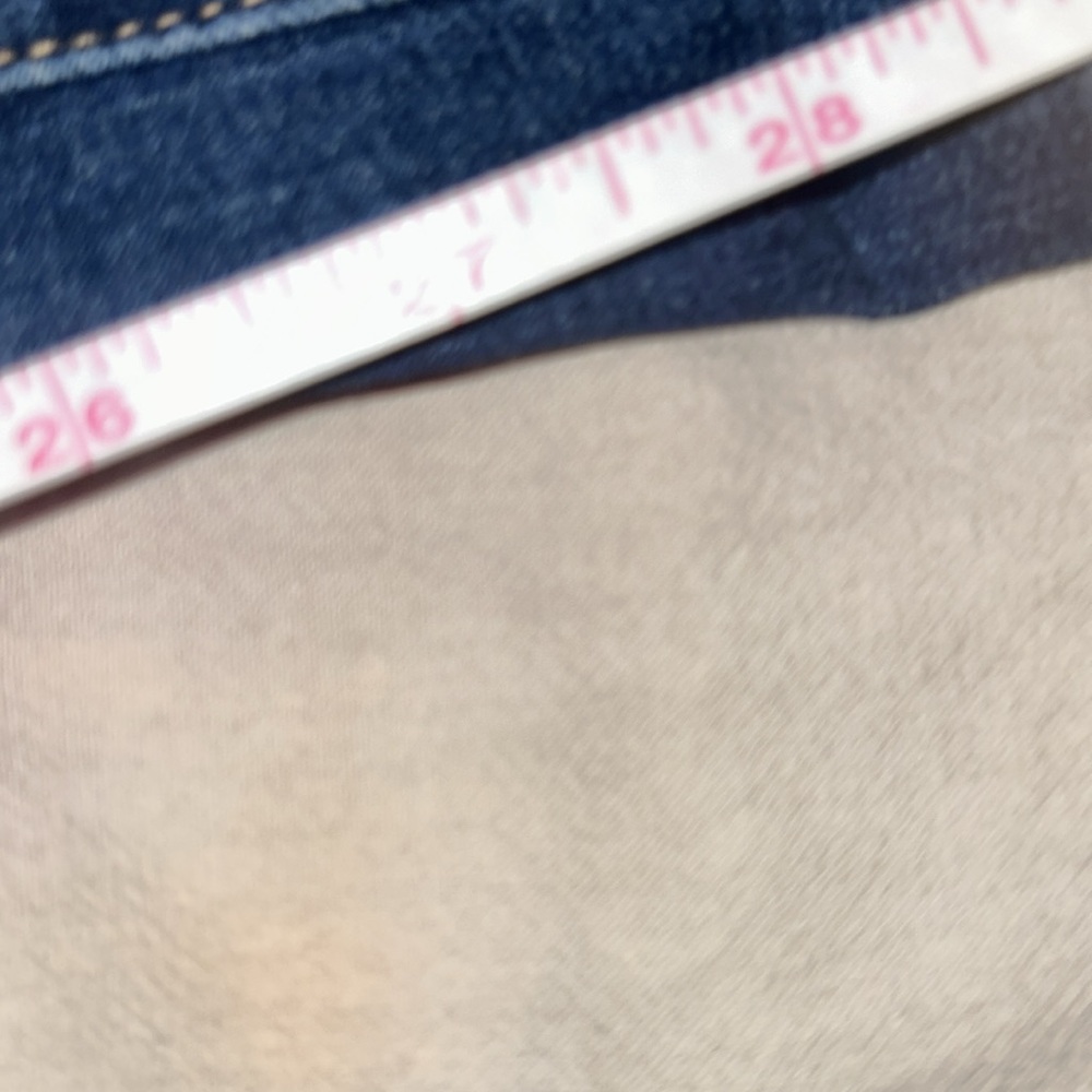 Levi’s Curvy Skinny Leg Jeans. Excellent condition! Size 27 (4) - Picture 9 of 10